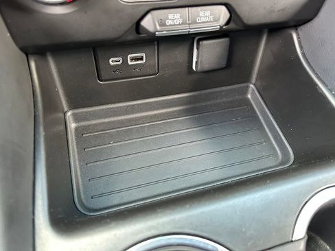 Used 2024 Chevrolet Tahoe LS RWD image 32