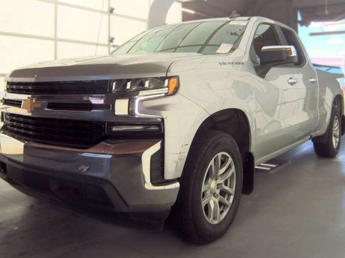 Used 2020 Chevrolet Silverado 1500 LT w/ All-Star Edition AWD/4WD image 2