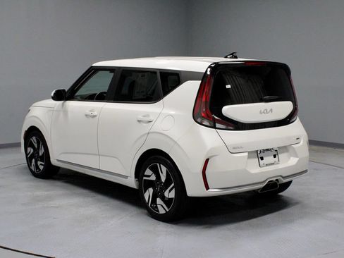 Used 2023 Kia Soul GT-Line FWD image 9
