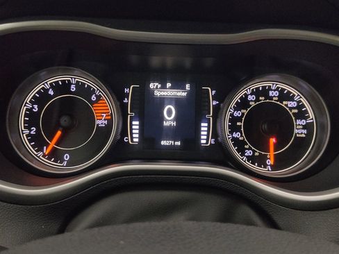 Used 2018 Jeep Cherokee Latitude Plus image 23