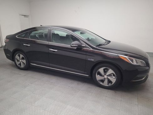 Used 2016 Hyundai Sonata Plug-In Hybrid image 11