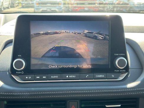 Used 2024 Nissan Rogue SV image 22