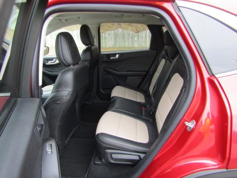 Used 2021 Ford Escape Titanium w/ Titanium Elite Package image 16