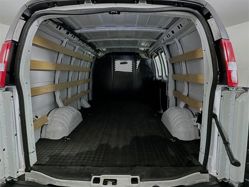 Used 2023 GMC Savana 2500 w/ Driver Convenience Package image 22