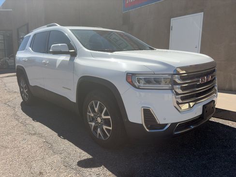 Used 2023 GMC Acadia SLT FWD image 3