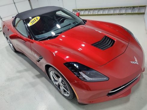Used 2014 Chevrolet Corvette Stingray Convertible w/ 2LT Preferred Equipment Group RWD image 2