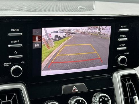 Used 2022 Kia Sorento LX image 18