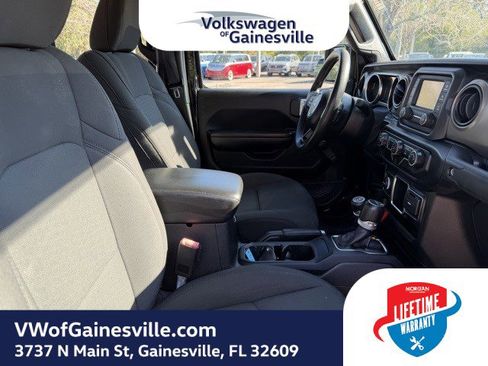 Used 2021 Jeep Gladiator Sport image 9
