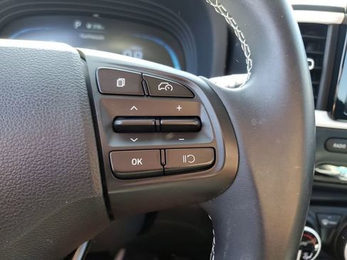 Certified 2023 Hyundai Venue Limited FWD image 22