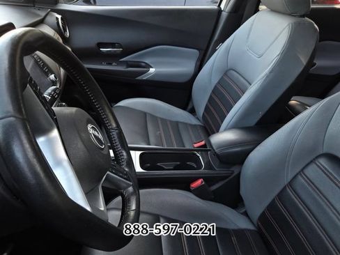 Used 2022 Nissan Kicks SR w/ Premium Package FWD image 7