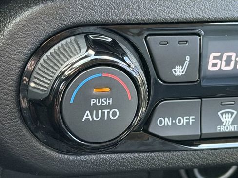 Used 2021 Nissan Kicks SR w/ SR Premium Package image 17