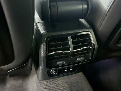 Used 2021 Audi Q3 2.0T Premium AWD/4WD image 17