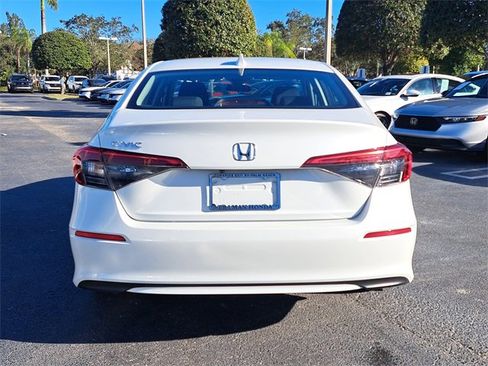 Used 2023 Honda Civic EX image 5