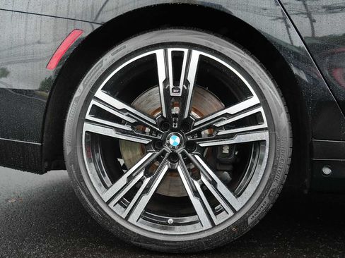 Used 2024 BMW 760i xDrive w/ Executive Package AWD/4WD image 10