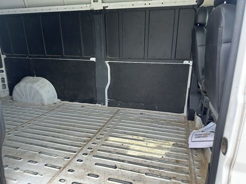 Used 2025 RAM ProMaster 2500 w/ Convenience Group FWD image 14