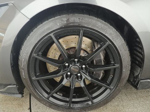 Used 2016 Ford Mustang Shelby GT350 w/ Technology Package image 8