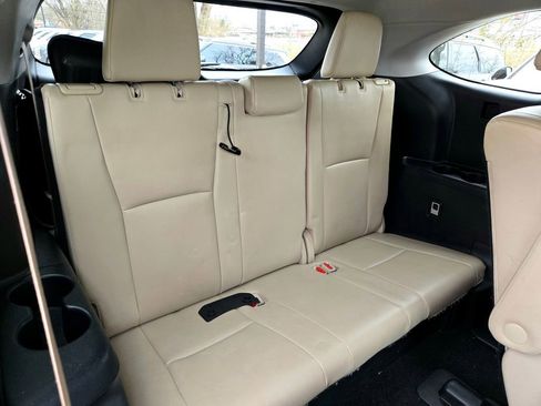 Used 2023 Toyota Highlander XLE image 26