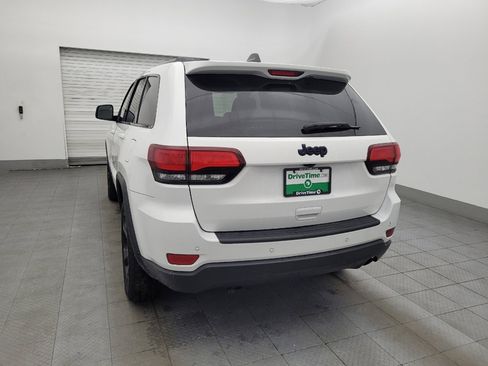 Used 2019 Jeep Grand Cherokee Laredo image 6