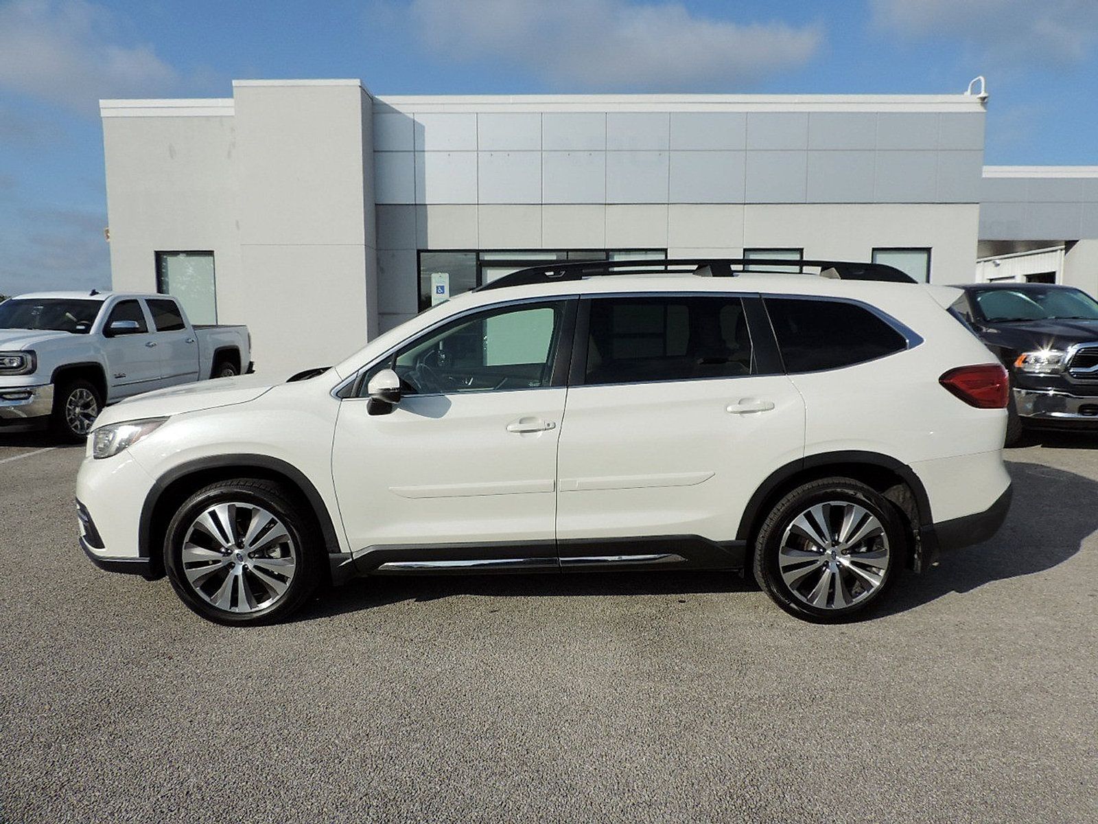 Used 2021 Subaru Ascent Limited w/ Technology Package AWD/4WD image 8