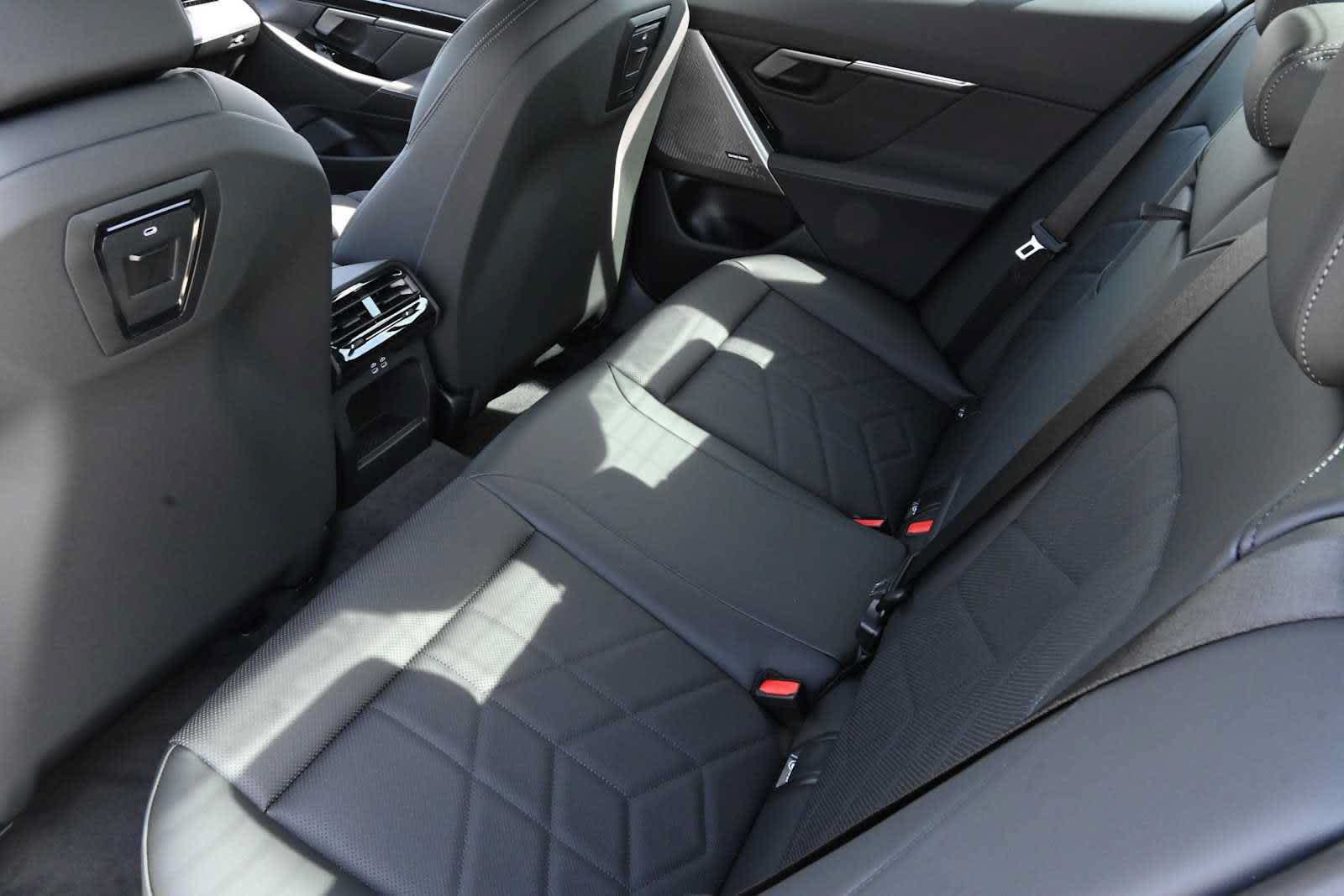 Used 2026 BMW 530i w/ M Sport Package RWD image 10