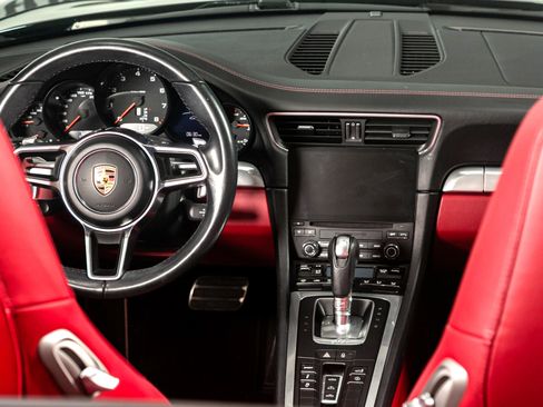 Used 2017 Porsche 911 Carrera image 28