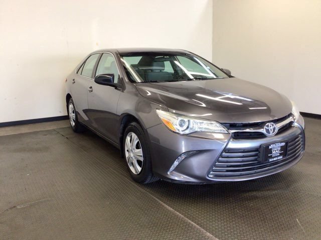 Used 2017 Toyota Camry LE FWD image 1