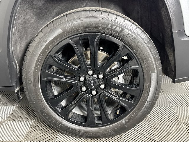 Used 2023 GMC Acadia SLT w/ Elevation Edition FWD image 34