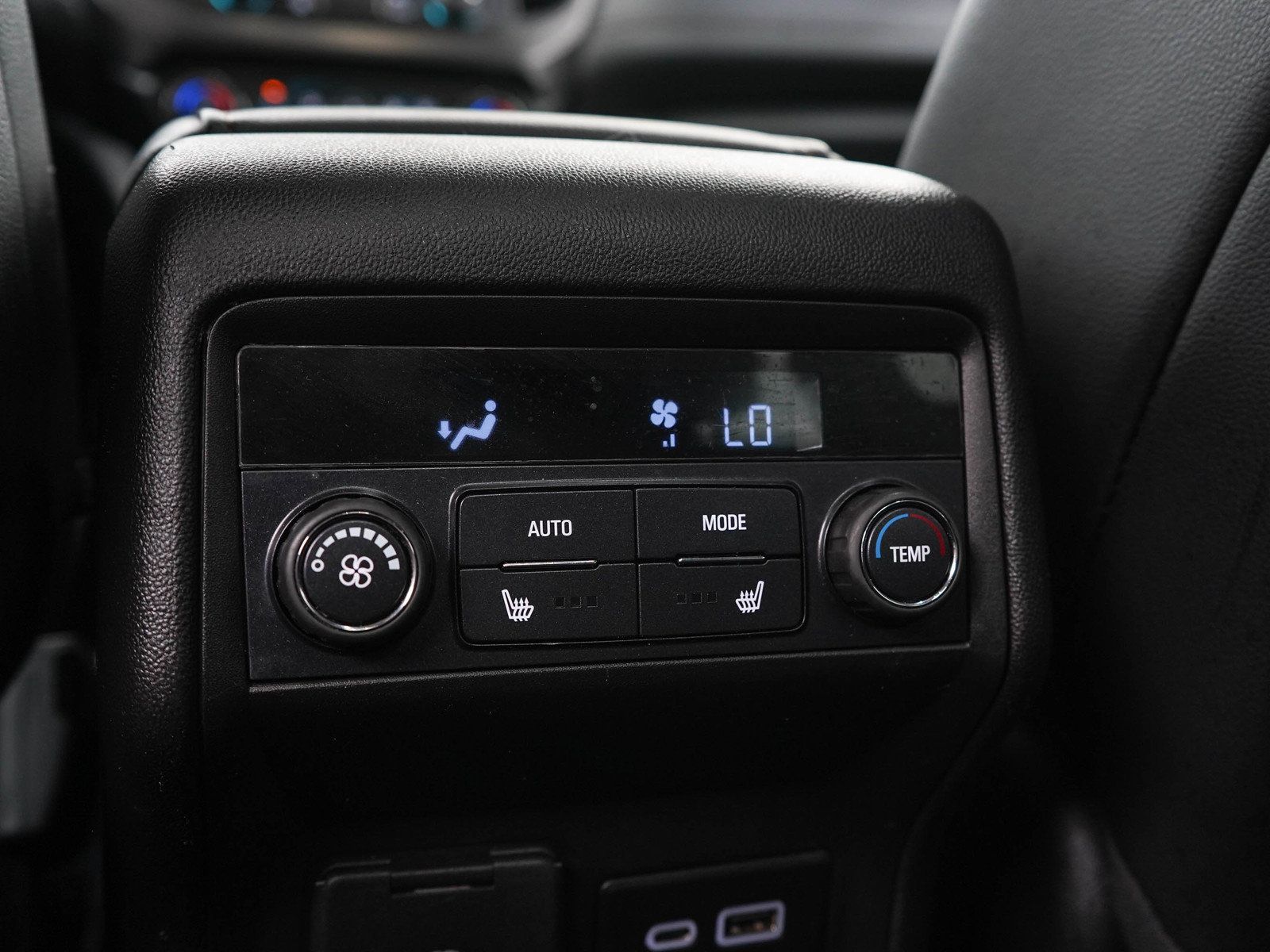 Used 2023 GMC Acadia AT4 w/ GMC Pro Grade Package AWD/4WD image 17