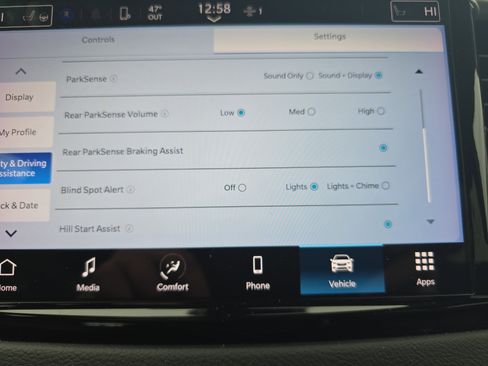 Used 2024 Chrysler Pacifica Touring-L image 33