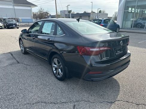 Certified 2024 Volkswagen Jetta SE w/ Panoramic Sunroof Package FWD image 6