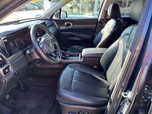 Used 2021 Kia Sorento S image 13