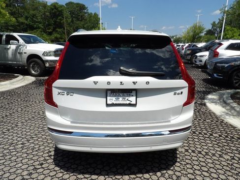 Certified 2025 Volvo XC90 B6 Plus w/ Protection Package Premier AWD/4WD image 8