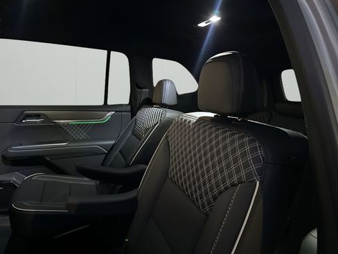 New 2026 GMC Acadia Denali w/ Super Cruise Package image 19