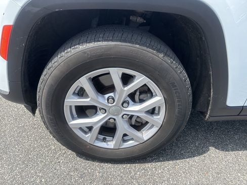 Used 2022 Jeep Grand Cherokee L Limited image 11