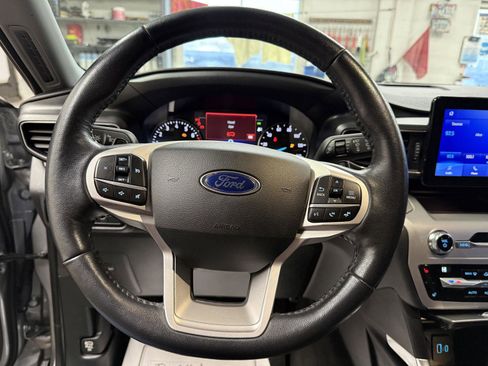 Used 2020 Ford Explorer XLT w/ Equipment Group 202A image 11