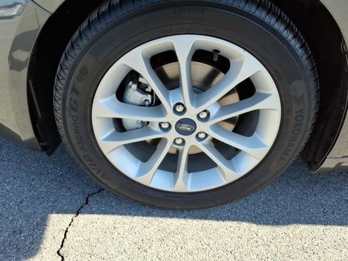 Certified 2020 Ford Fusion SE image 17