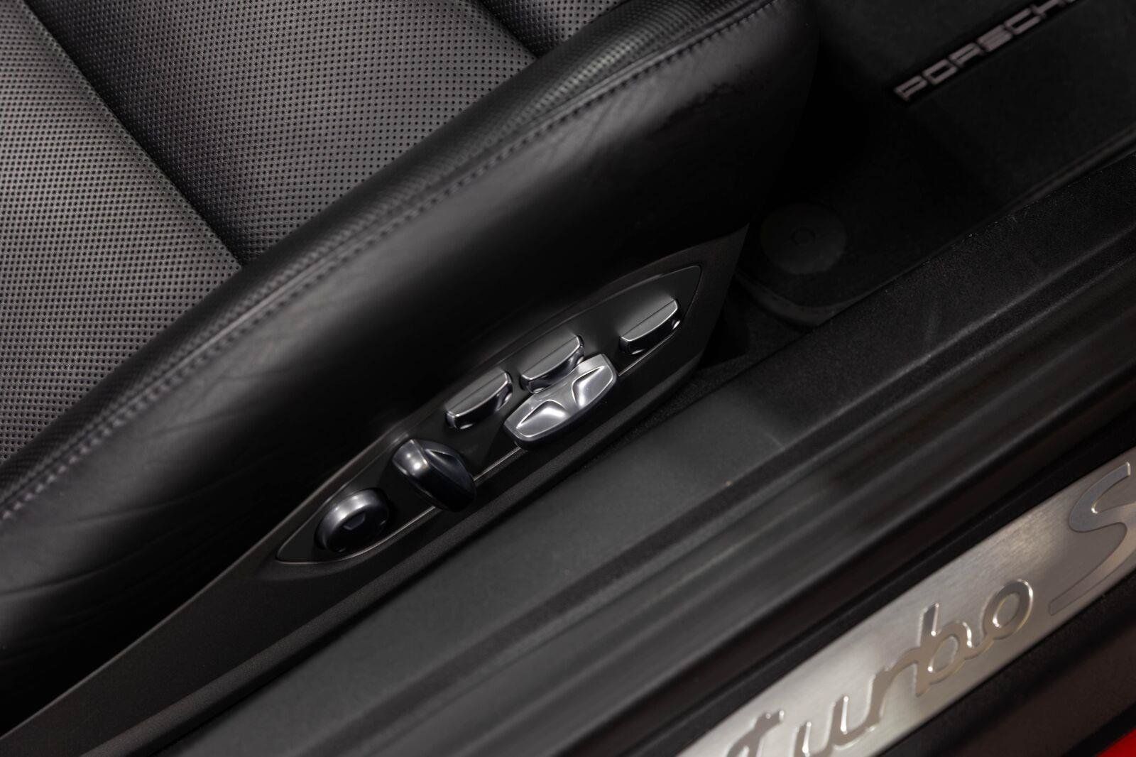 Used 2015 Porsche 911 Turbo S AWD/4WD image 86