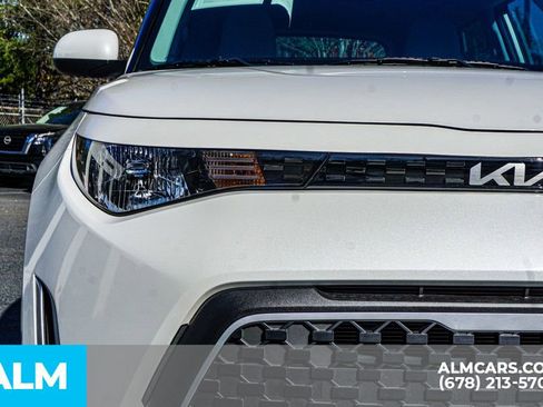 Used 2025 Kia Soul LX FWD image 12