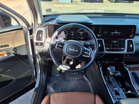 Used 2023 Kia Sorento SX Prestige AWD/4WD image 3