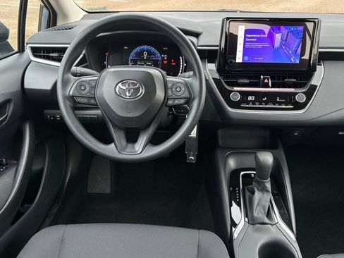 Used 2026 Toyota Corolla LE image 8