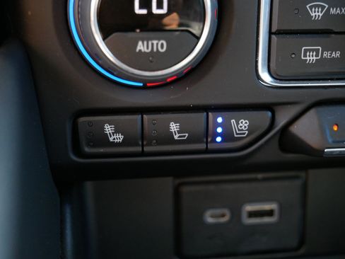 Used 2023 Chevrolet Suburban High Country AWD/4WD image 32