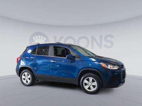 Used 2019 Chevrolet Trax LT w/ Driver Confidence Package AWD/4WD image 2