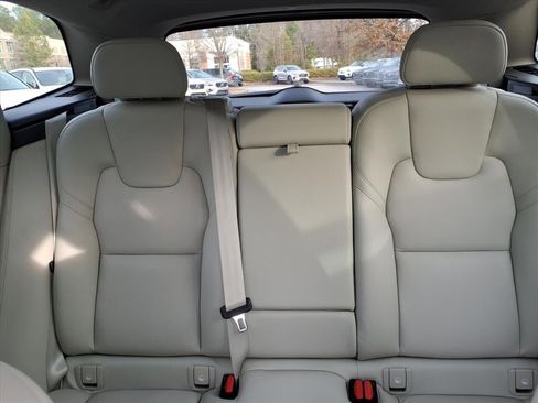 Used 2023 Volvo XC60 B5 Plus w/ Climate Package image 19