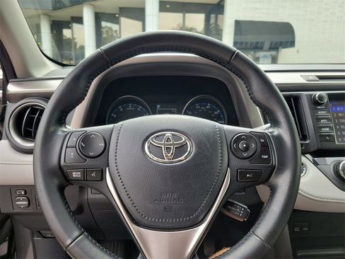 Used 2018 Toyota RAV4 XLE image 29
