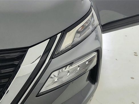 Used 2023 Nissan Rogue SV image 29