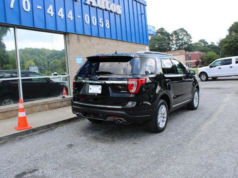 Used 2018 Ford Explorer XLT w/ Equipment Group 201A image 4