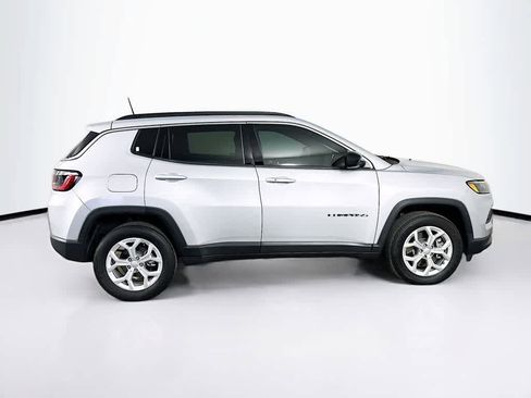 Used 2024 Jeep Compass Latitude image 26