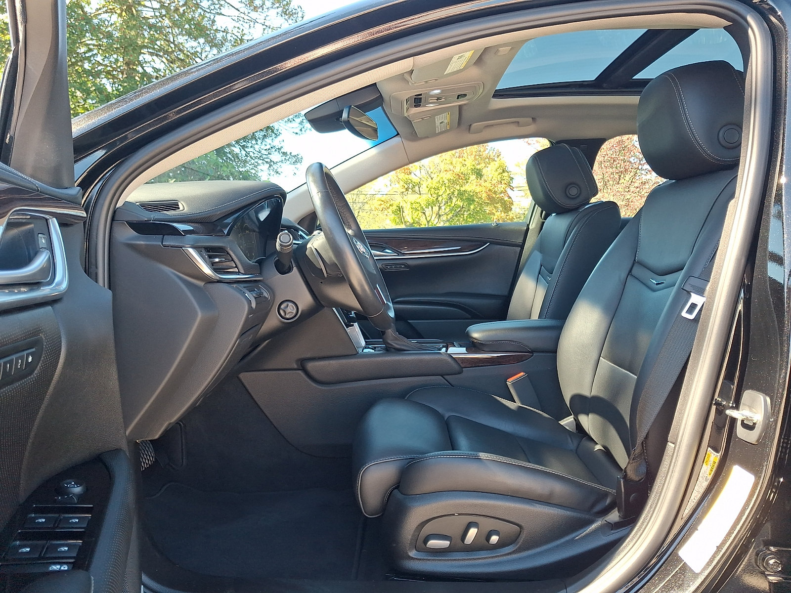 Used 2014 Cadillac XTS Premium FWD image 15