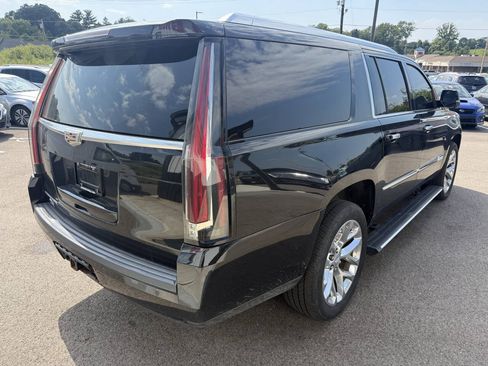 Used 2016 Cadillac Escalade ESV Platinum AWD/4WD image 7