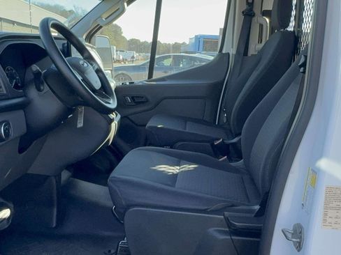 Used 2024 Ford Transit 250 Low Roof w/ Exterior Upgrade Package image 12